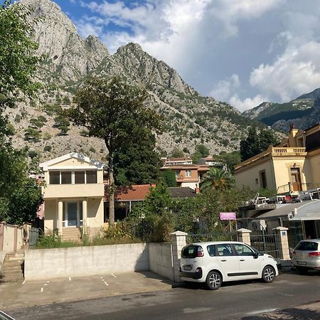 Bay Mola Home Kotor Buitenkant foto