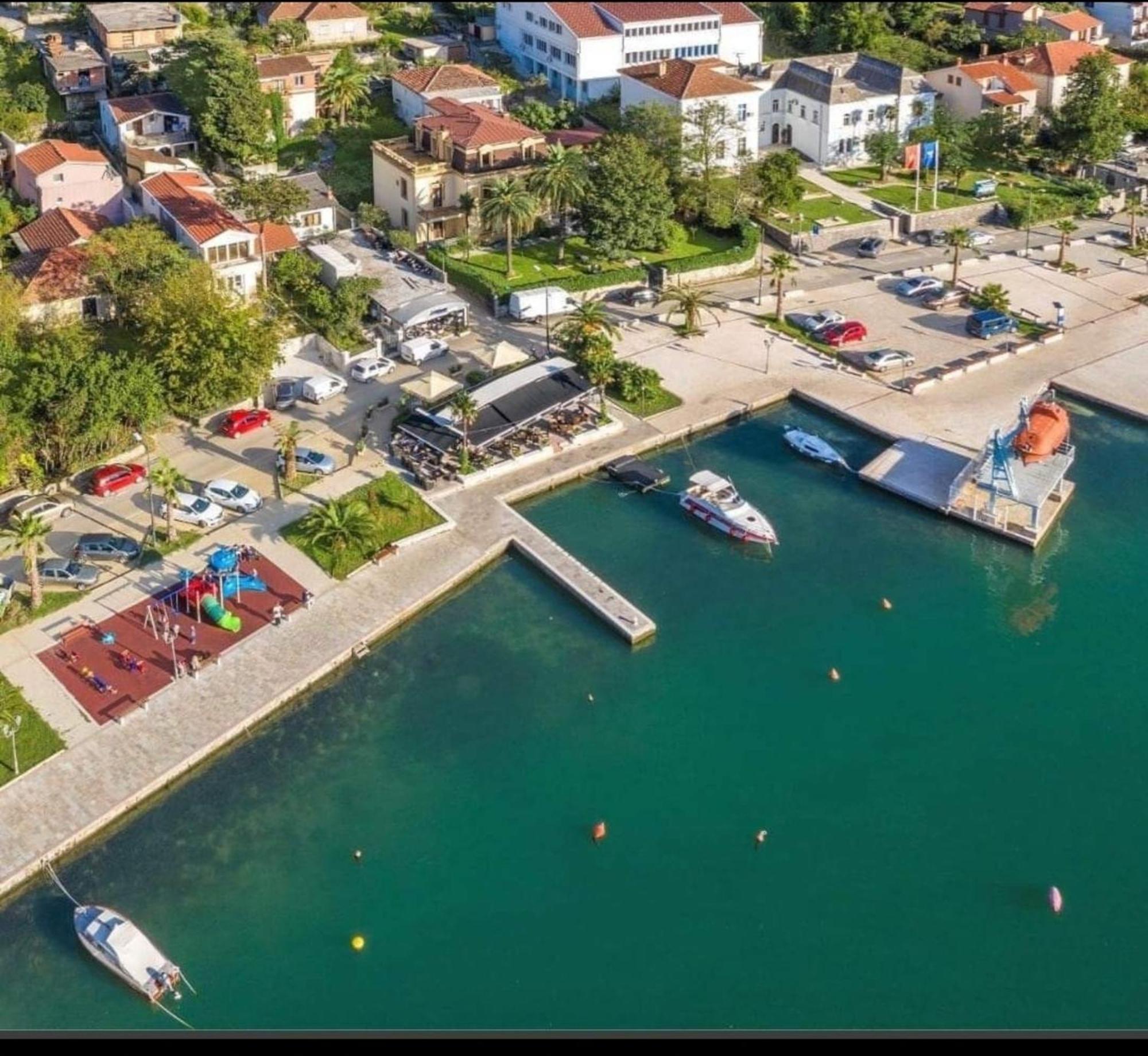 Bay Mola Home Kotor Buitenkant foto
